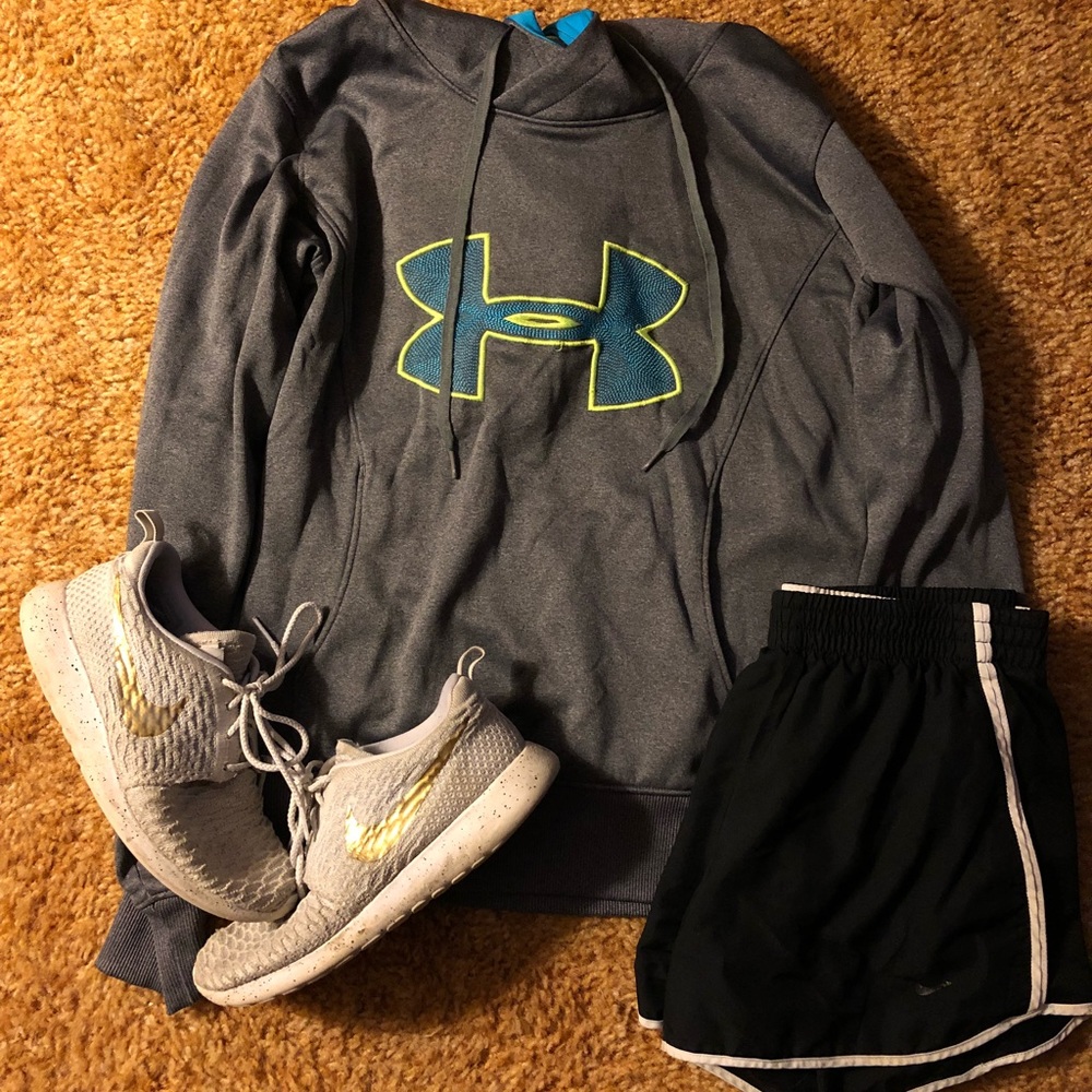 Under Armour Sweatshirt